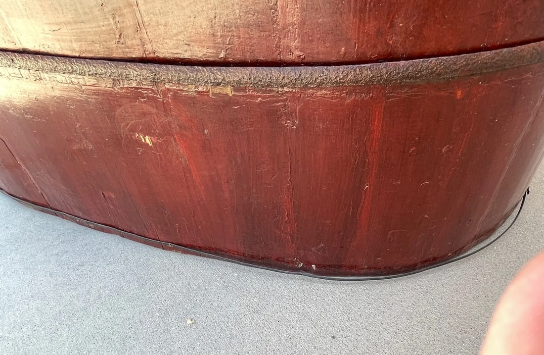 Early 20th Century Large Chinese Red Lacquered Wood Tub/Bucket - 8