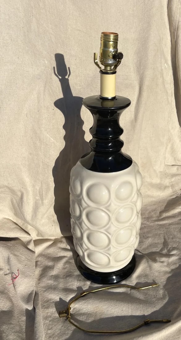 Mid-Century Honi Chilo Ceramic Cream/Black Bubble Table Lamp - 3