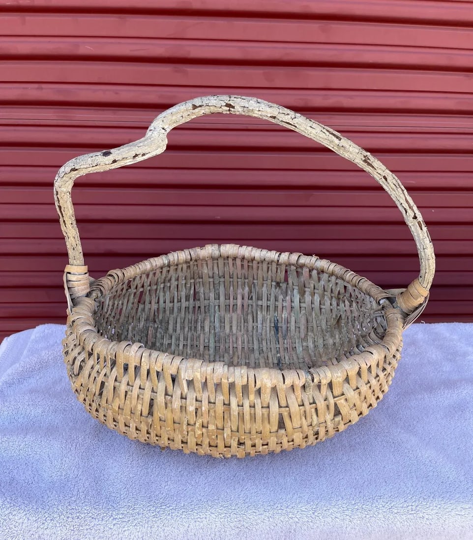 Rustic Whitewashed Wavy Vine/Rattan Gathering Basket - 5