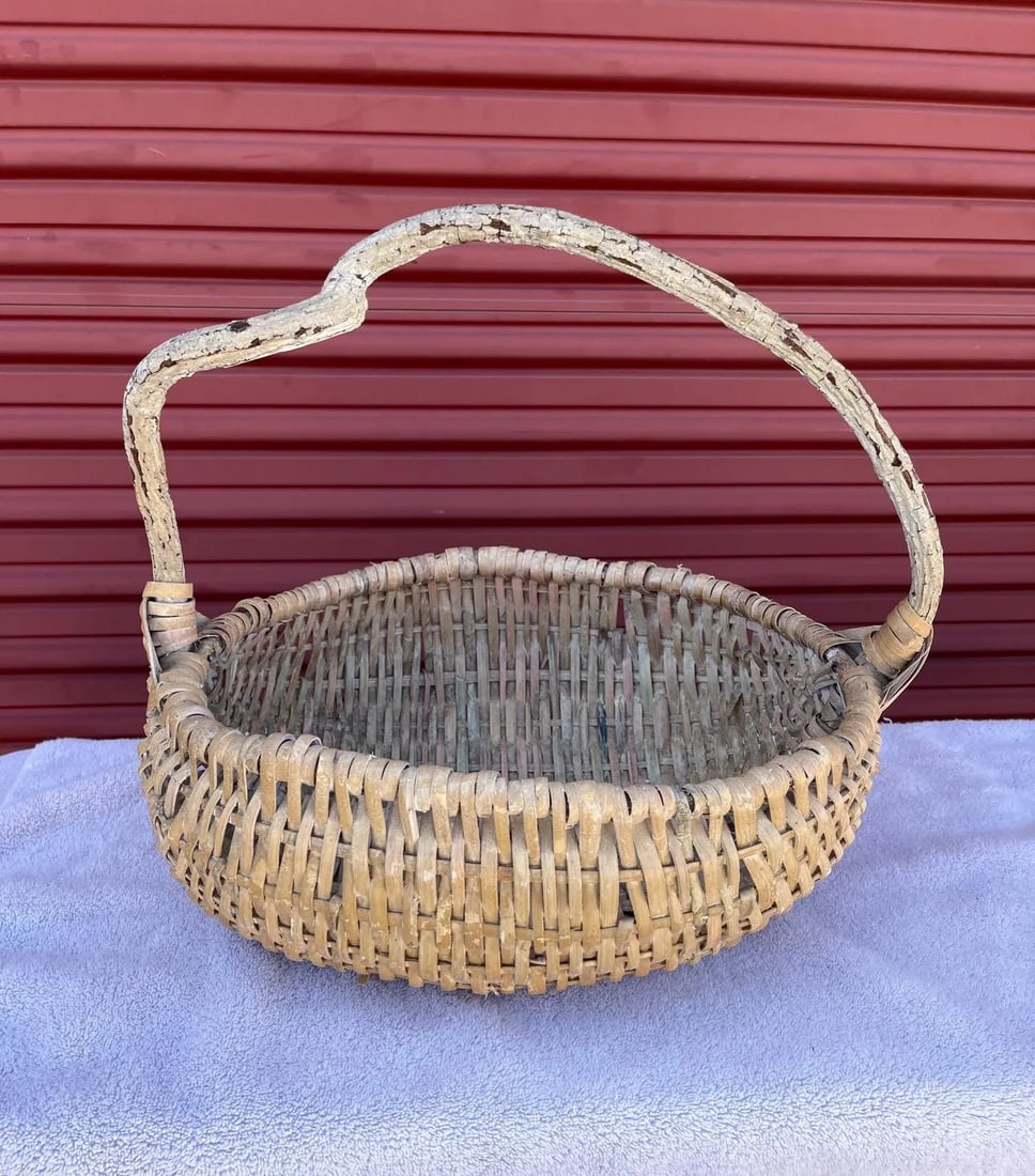 Rustic Whitewashed Wavy Vine/Rattan Gathering Basket - 8
