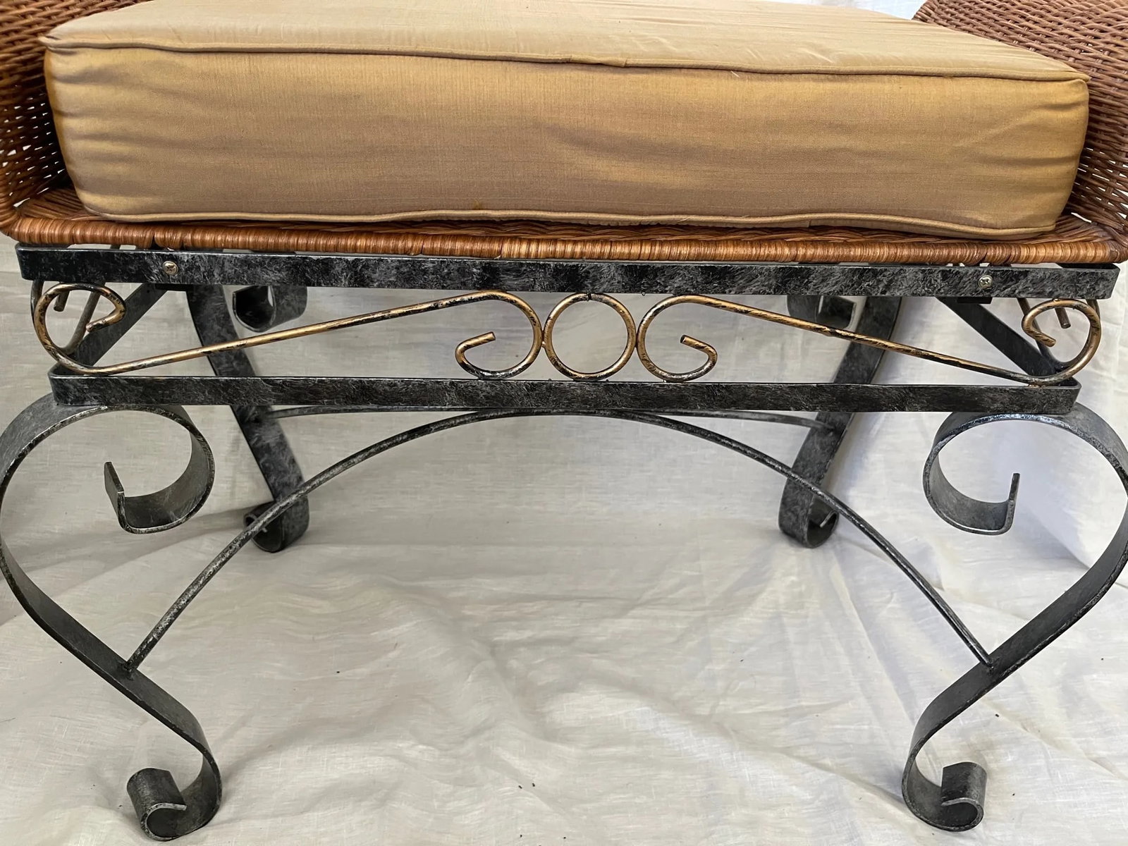 Vintage Wicker/Wrought Iron Bench - 5