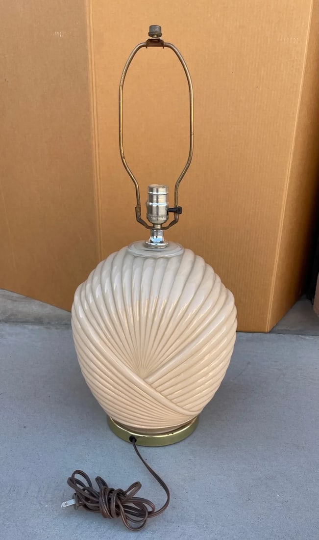 Postmodern Art Deco Peach Table Lamp - 4