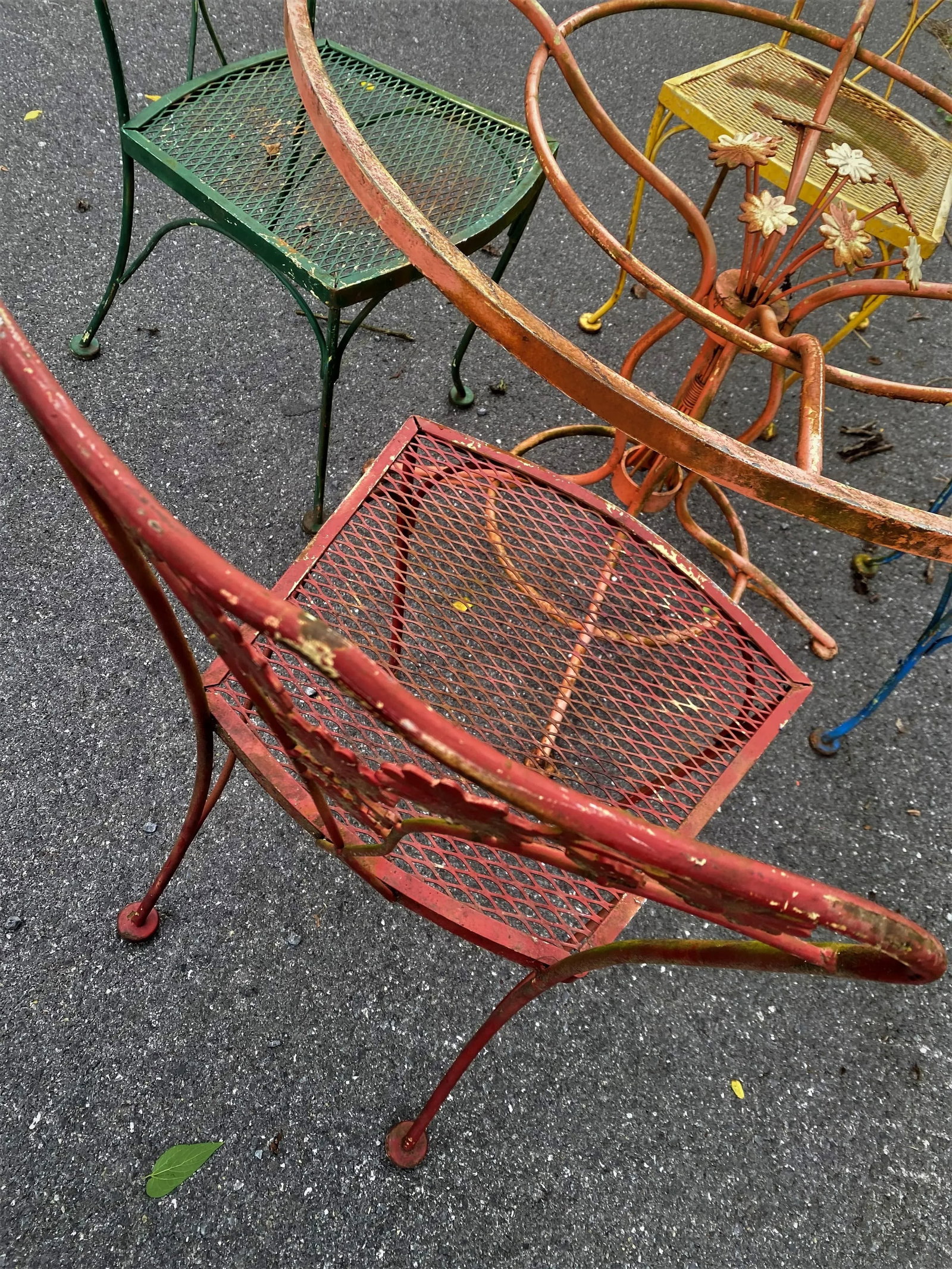 Woodard Wrought Iron Patio Table with Flower Center & 4 Chairs - 4