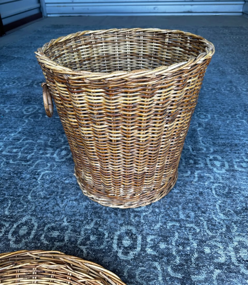 Rustic European Wicker Basket W/Lid - 2