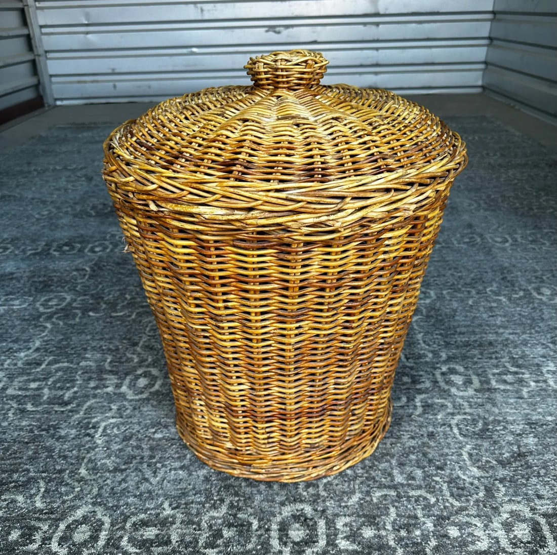 Rustic European Wicker Basket W/Lid - 5