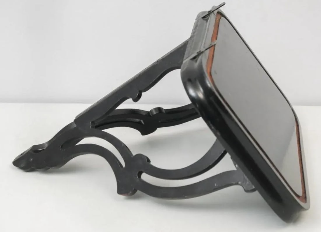 Mid 19th Century Single Black Lacquer Wooden Chinoiserie Wall Bracket or Shelf - 2