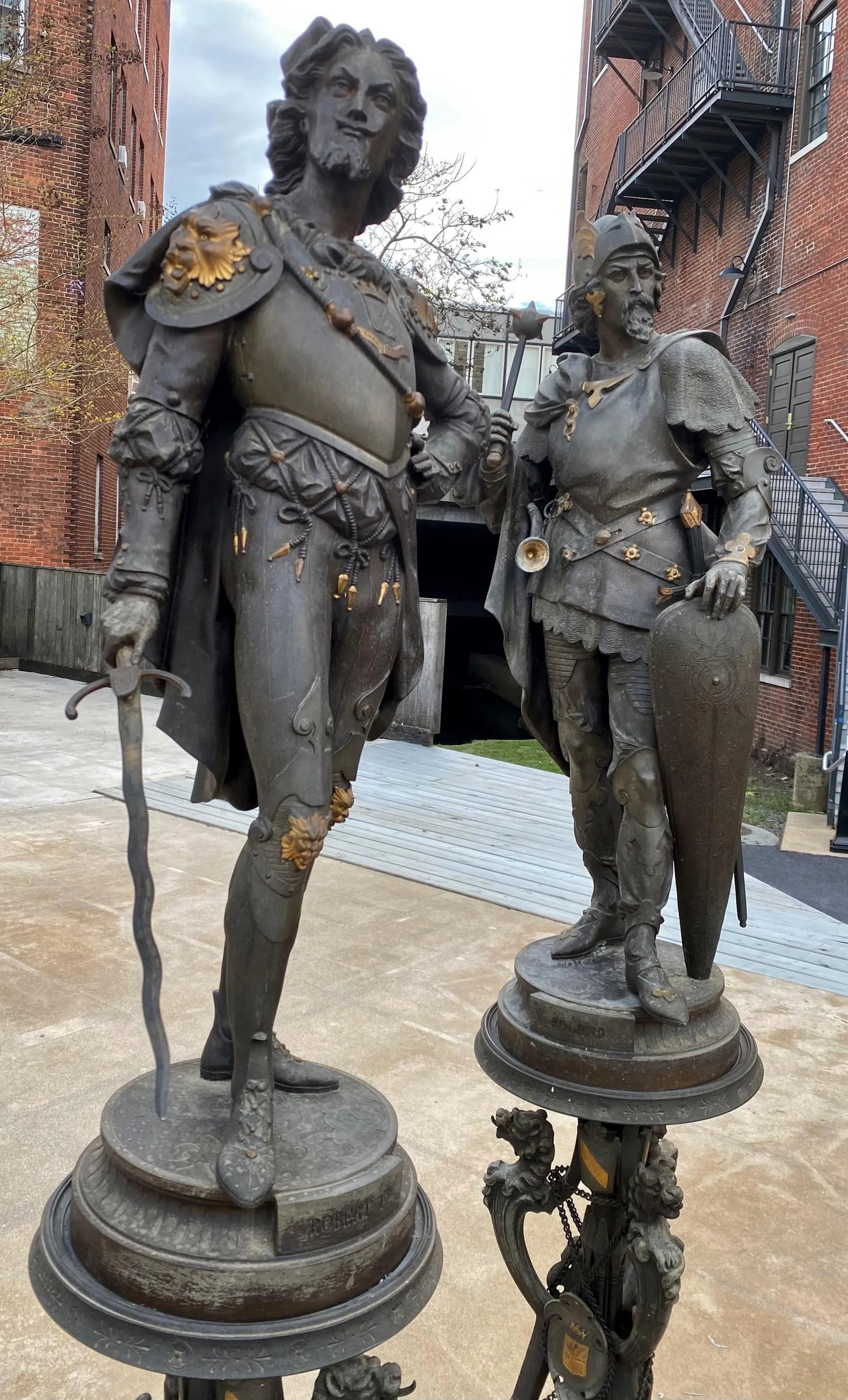 Pair of Late 19th Century Palatial Spelter Medieval Statues Roland & Robert I on Stands - 6