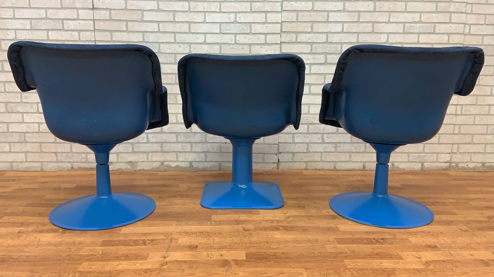 Mid Century Modern Blue Suede Swivel Chairs – Yrjö Kukkapuro, Set of 3 - 4