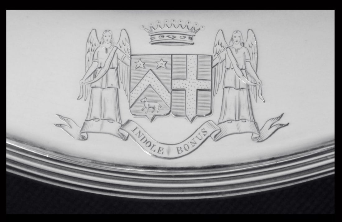 Odiot - 4pc. 19th Century 950 Sterling Silver Louis XVI Gravy Boat, Noble Crest - Museum Quality - 3