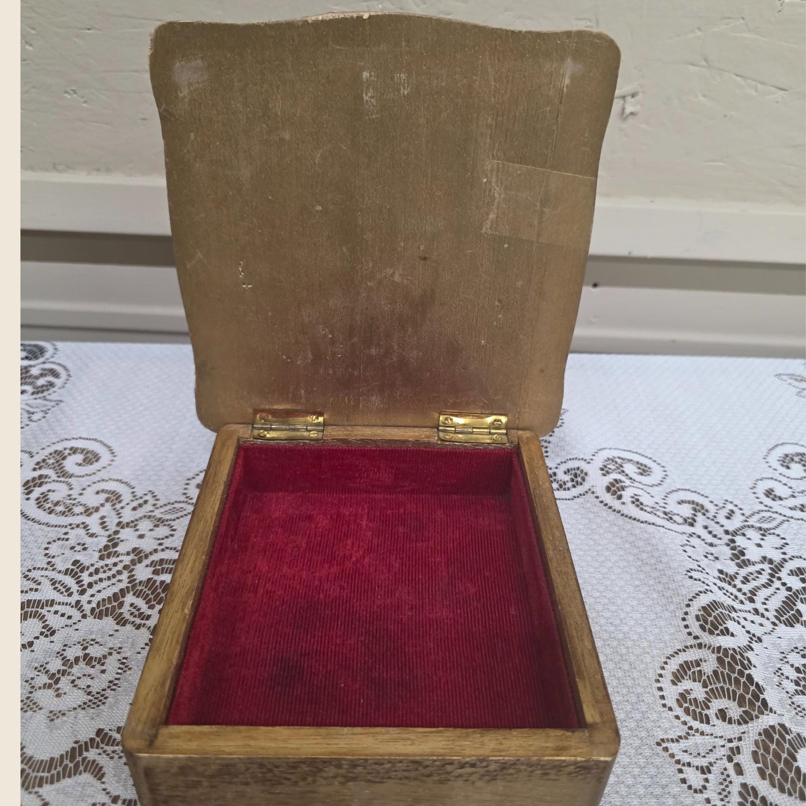 Vintage Gilt Gallery Japan Trinket Box, Old Master Woman Reading Print, Red Velvet Lined Jewelry - 2