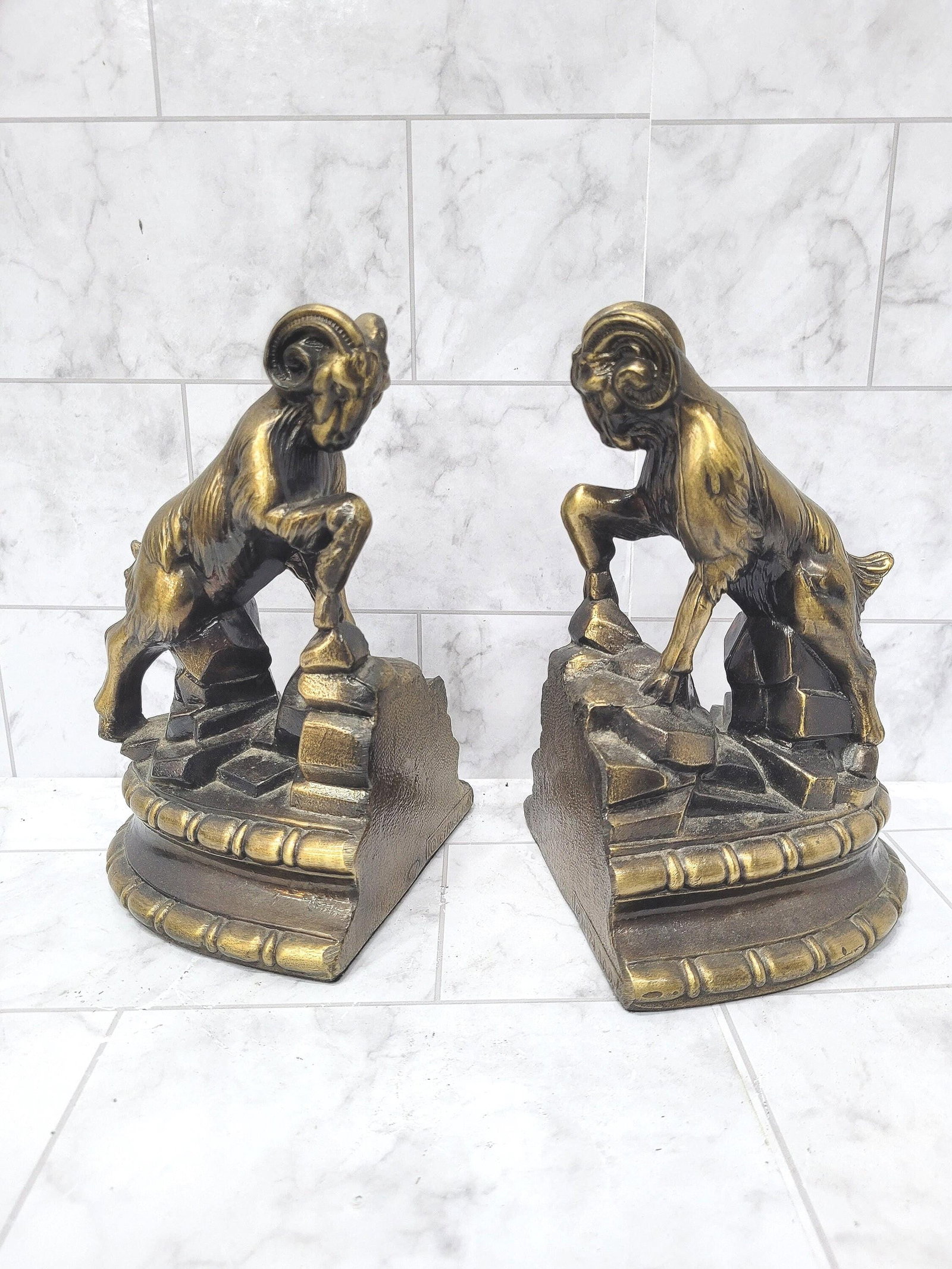 Vintage Ram Bookends 1974 Cast Metal Gilt Pair Hollywood Regency Library Office Decor Aries Park (1 of 6)