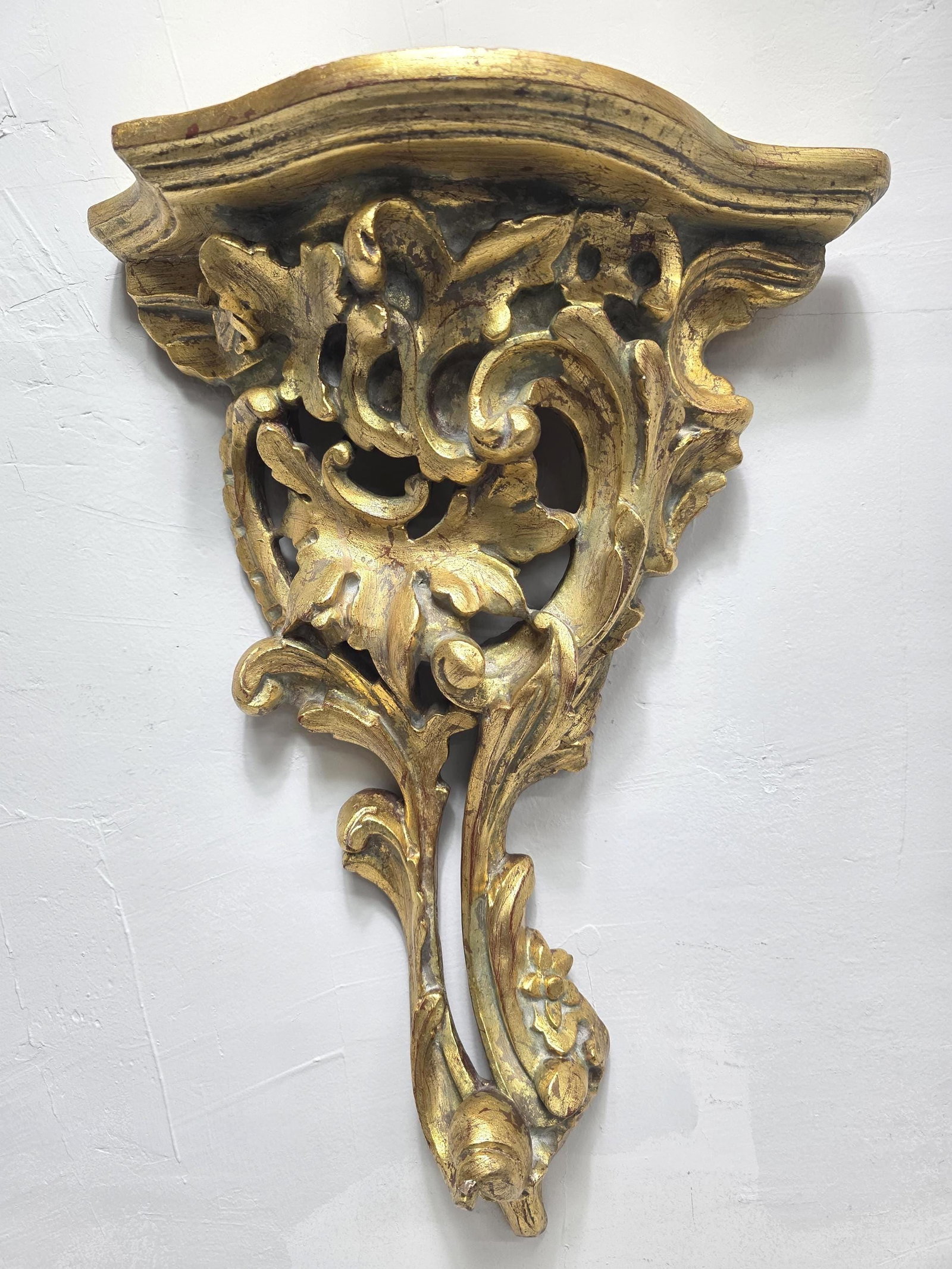 Rococo Giltwood Wall Bracket Shelf, 1960s Carved Gold Corbel, Hollywood Regency - 11