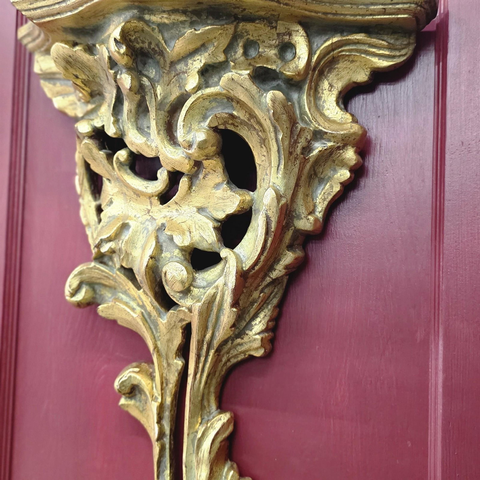 Rococo Giltwood Wall Bracket Shelf, 1960s Carved Gold Corbel, Hollywood Regency - 15
