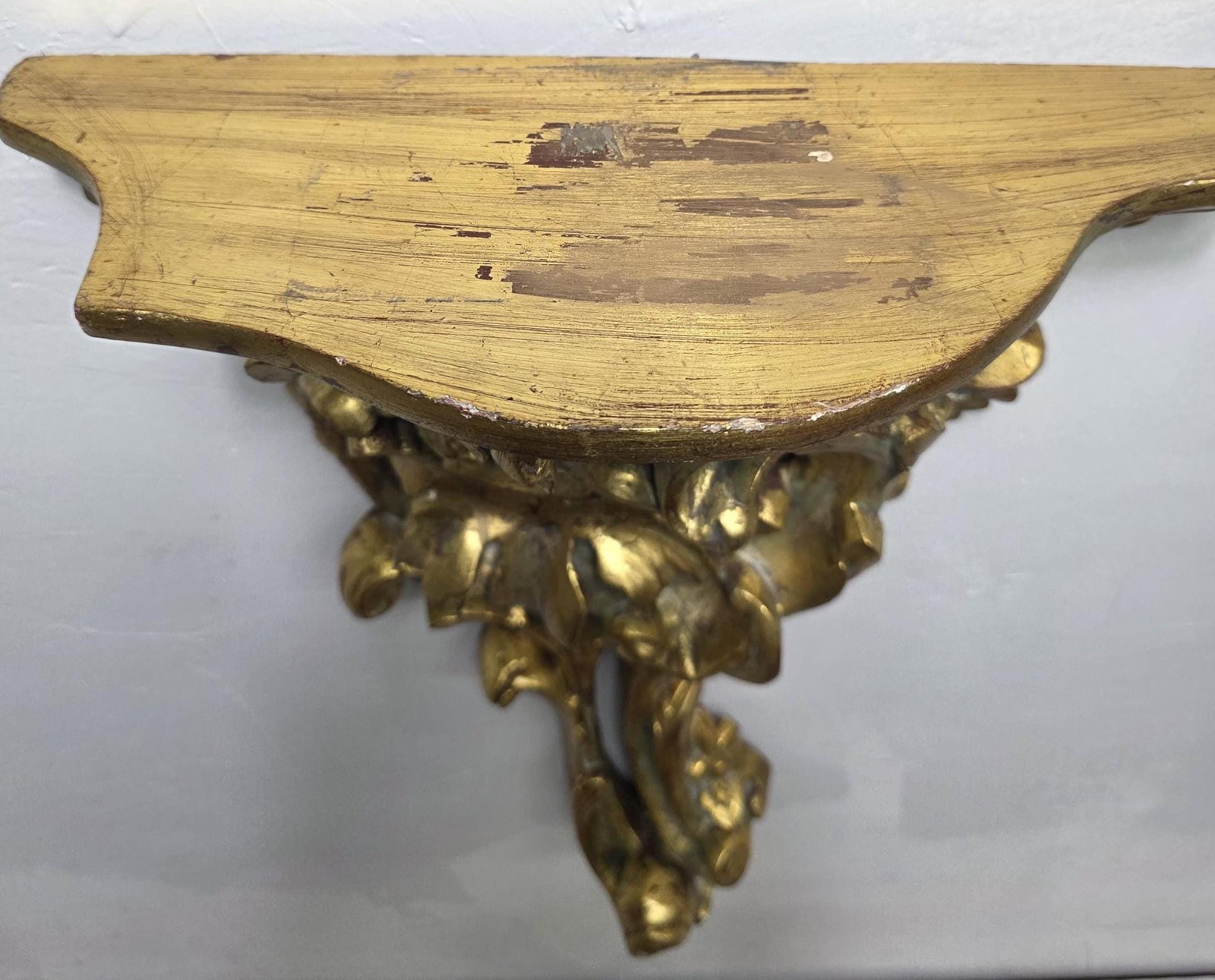 Rococo Giltwood Wall Bracket Shelf, 1960s Carved Gold Corbel, Hollywood Regency - 4