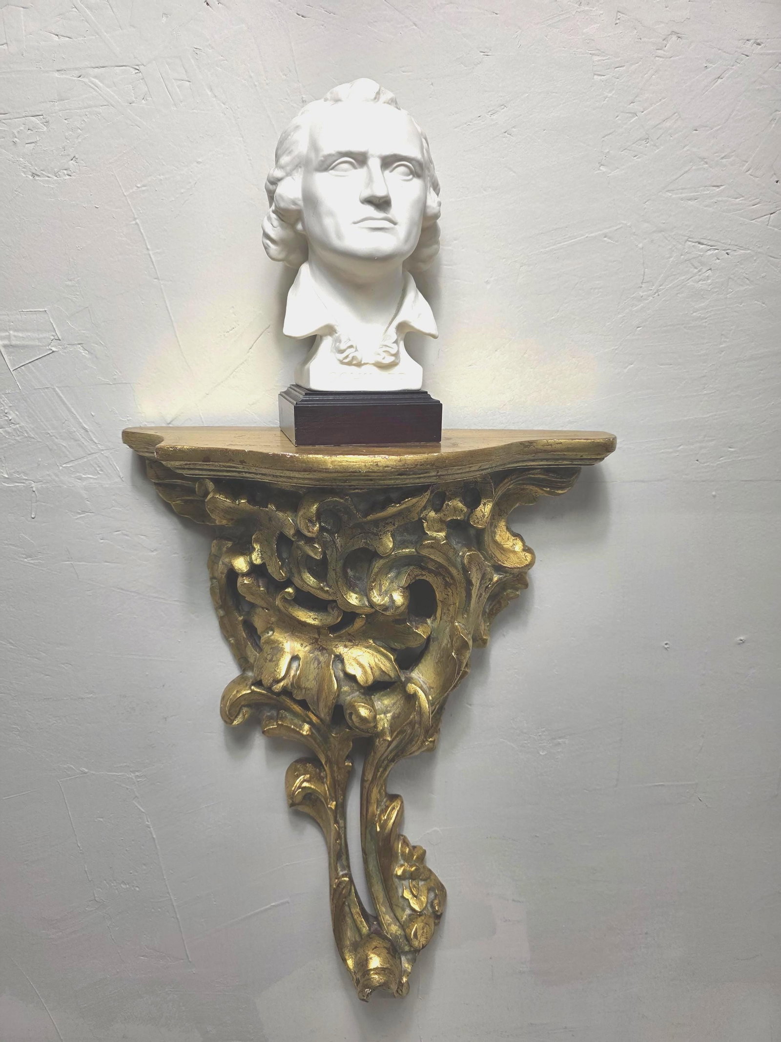 Rococo Giltwood Wall Bracket Shelf, 1960s Carved Gold Corbel, Hollywood Regency - 8