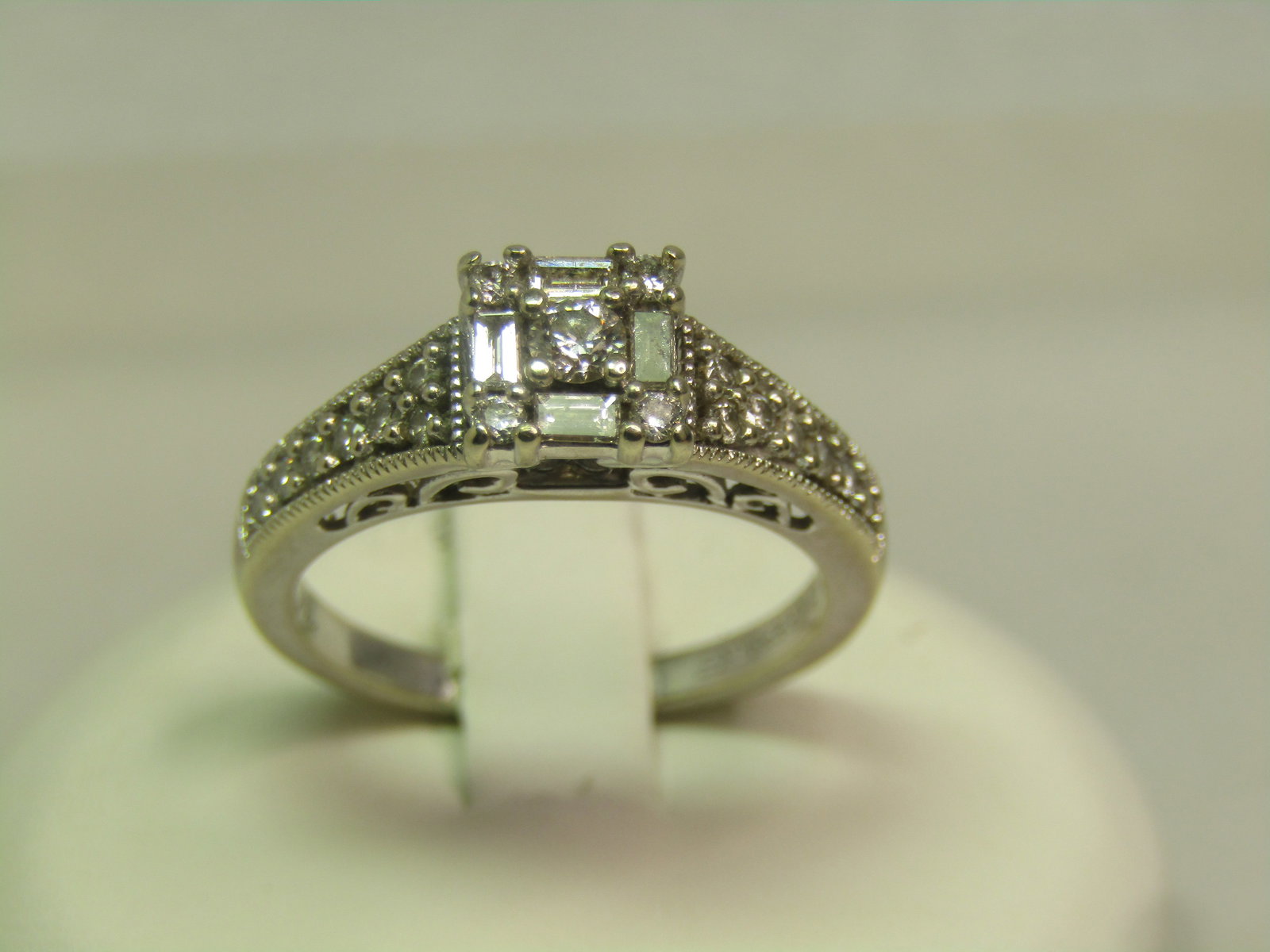 Vintage 14kt Diamond Engagement Ring, White Gold, Sz. 7. 1960's (1 of 8)