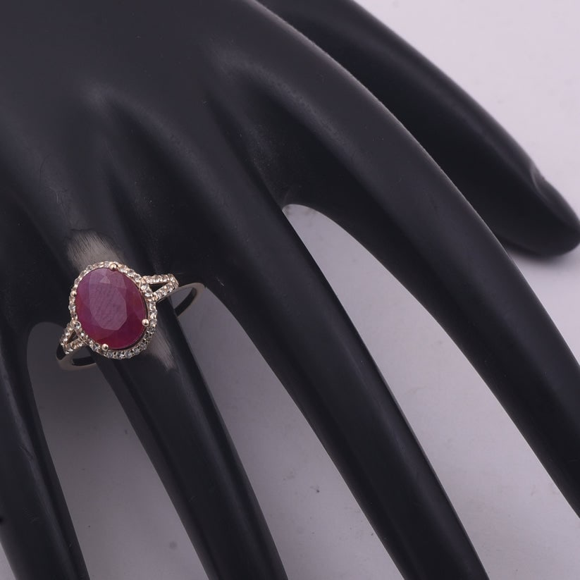 2.91 Ct Oval Ruby 9K Gold Ring - 2