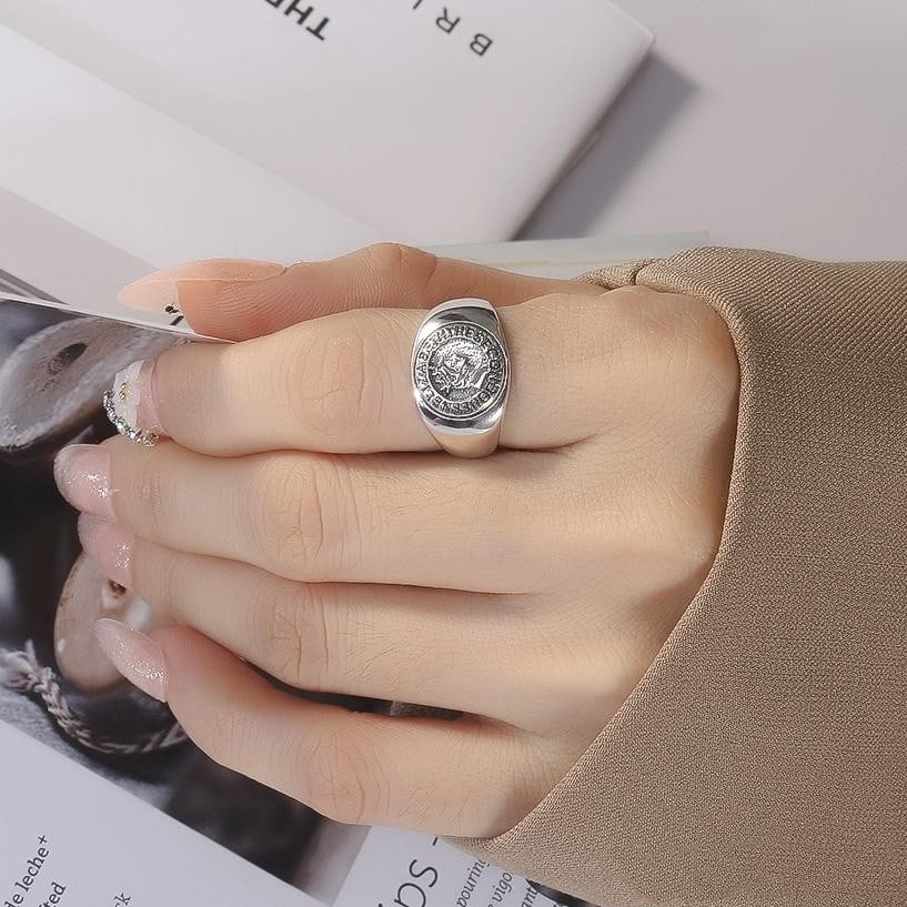 Queen Elizabeth 925 Silver Signet Ring - 3