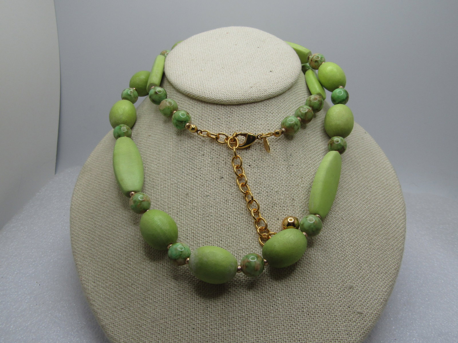 Vintage Green Double Strand Necklace, 29-31", Joan Rivers with Black Pouch, 1990's (1 of 7)