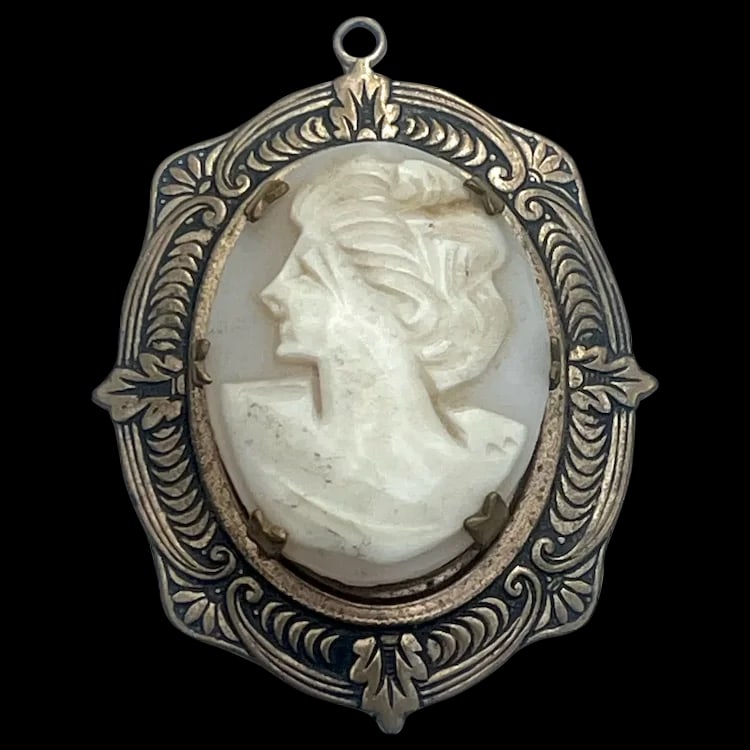 Vintage Ivory Colored Shell Pendant (1 of 5)