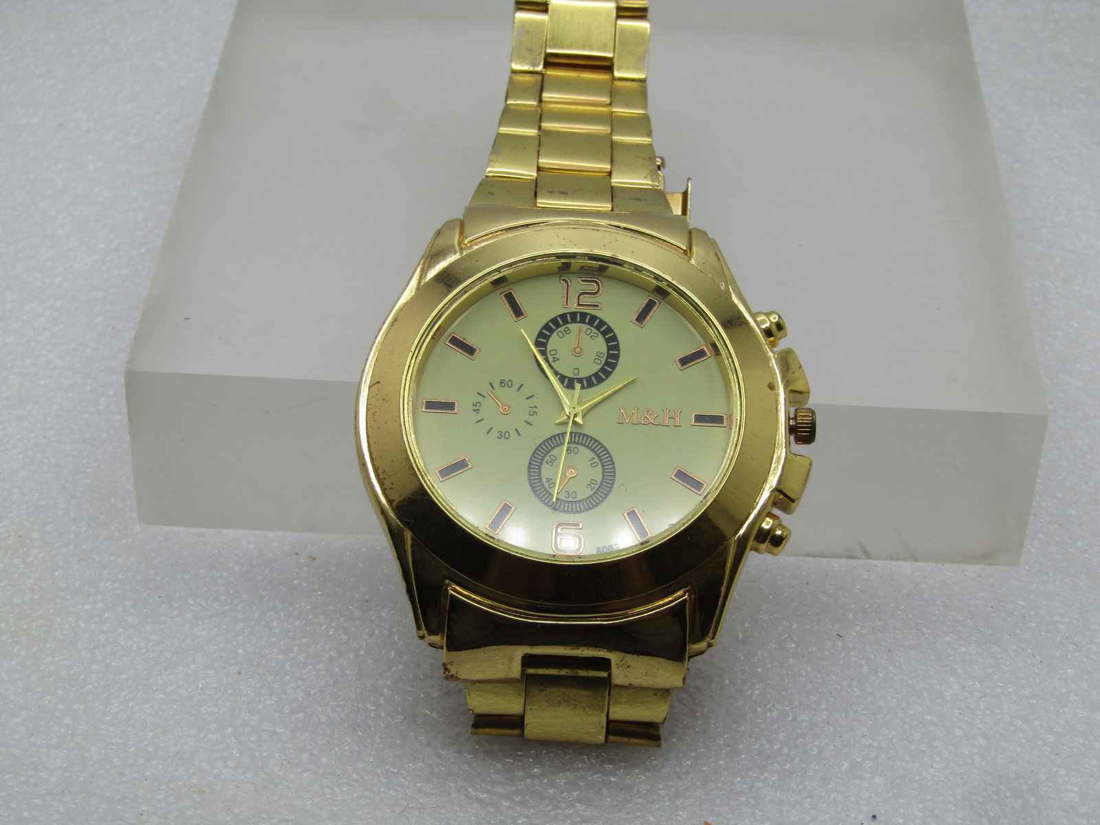 Men's M&H Wrist Watch, Model 8062, Works. New Battery (1 of 7)