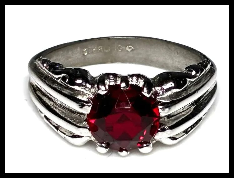 Vintage Sterling Silver Red Stone Ring - 2