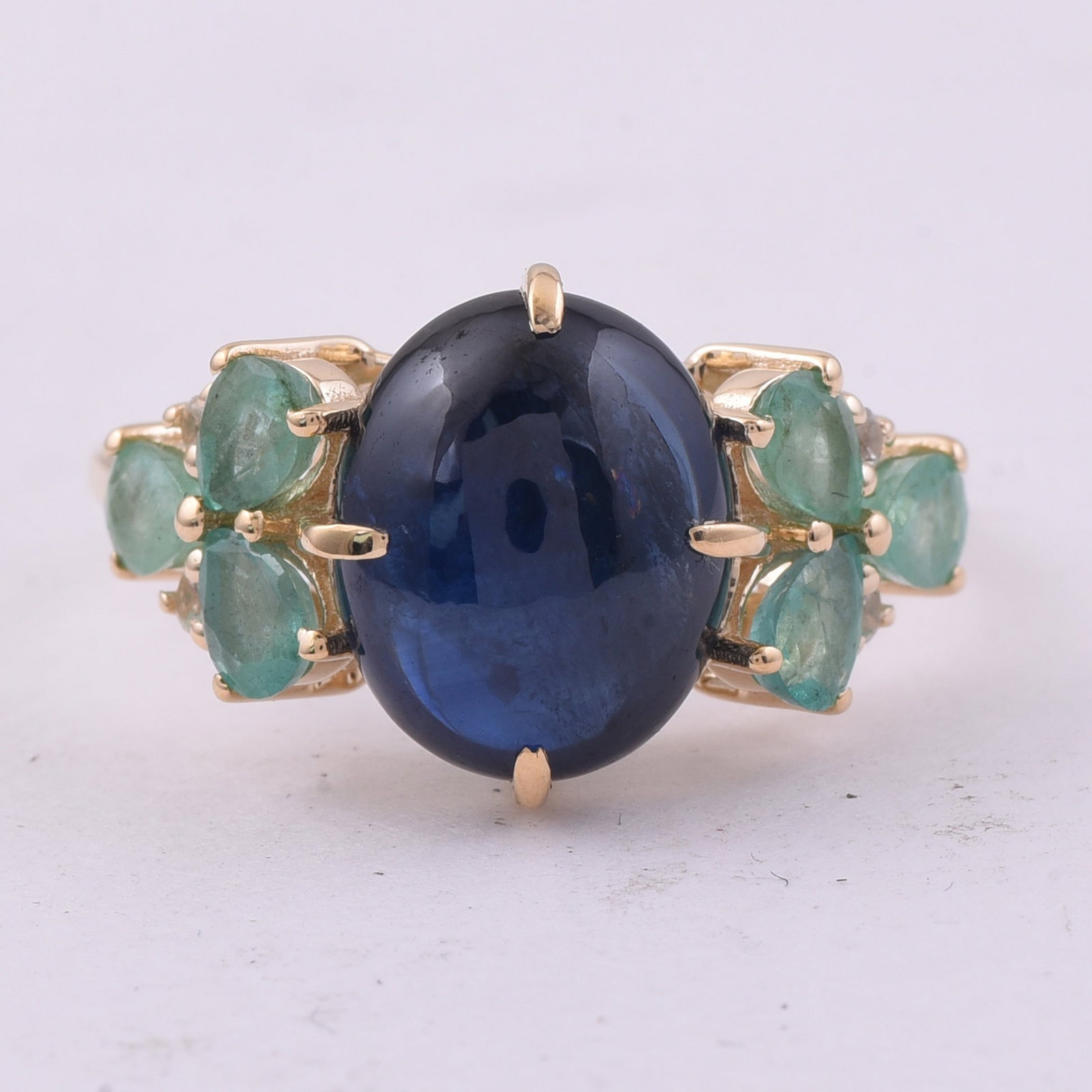 5.82 Ct Oval Sapphire 9K Gold Ring (1 of 5)