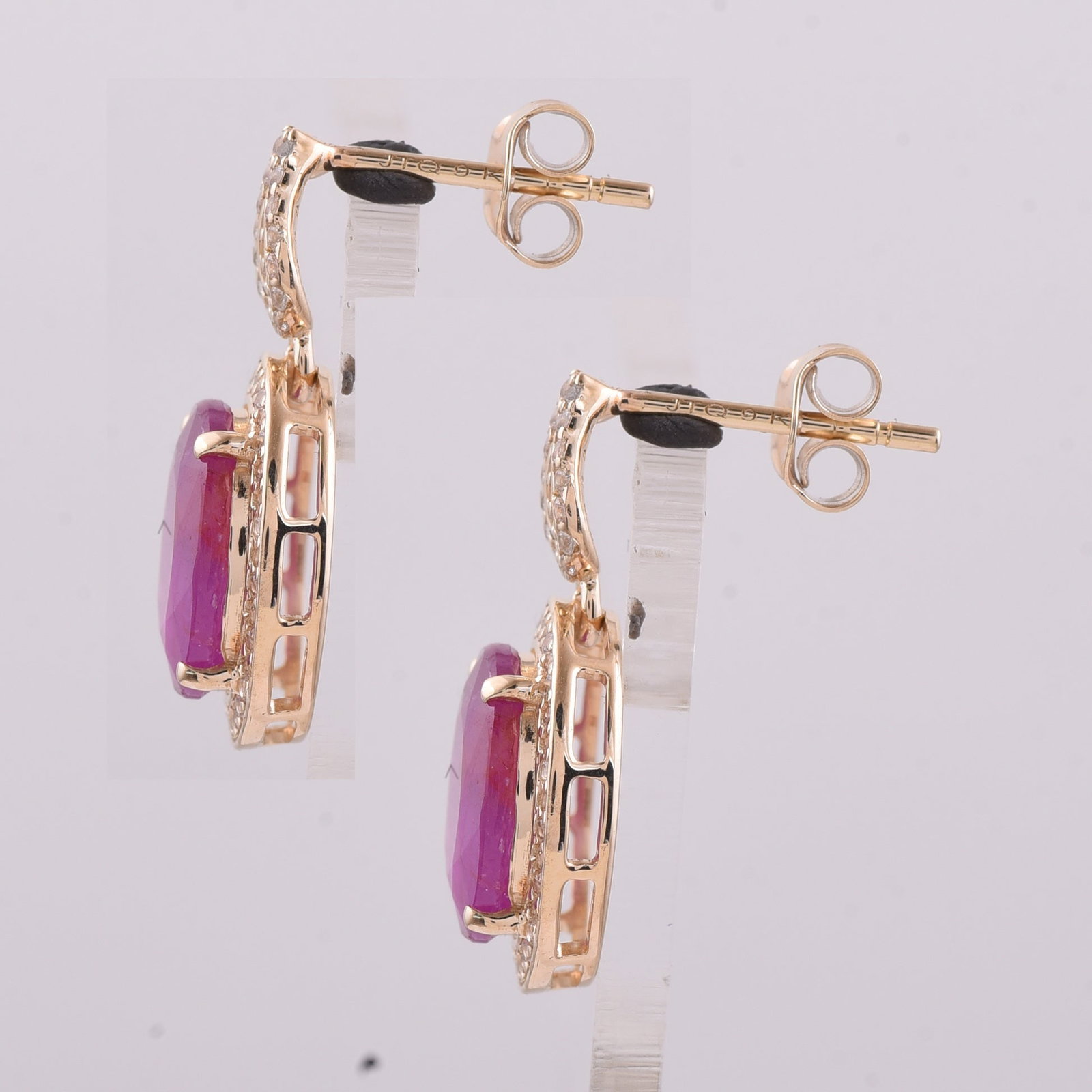 6.89 Ct Oval Ruby 9K Gold Earrings - 4
