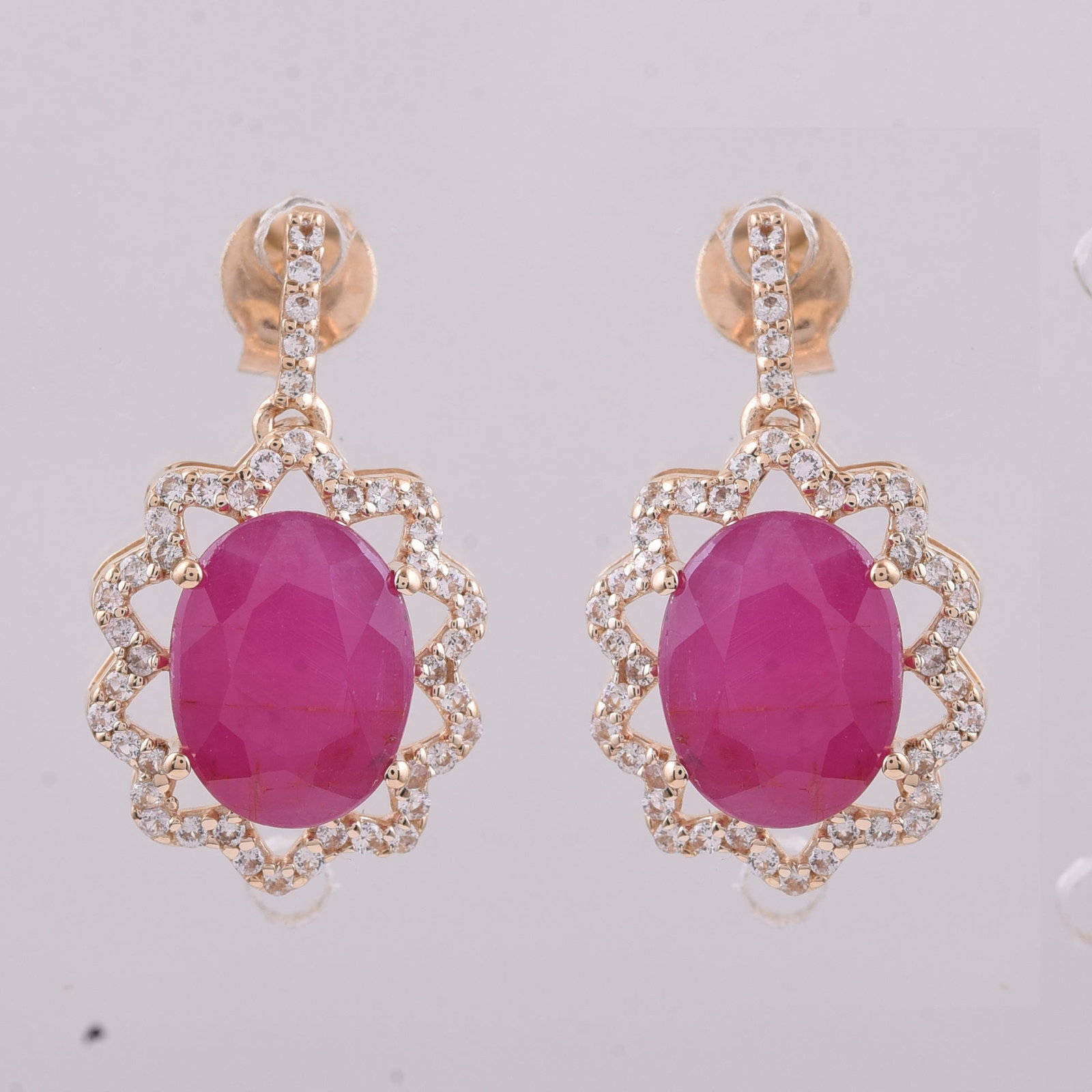 4.58 Ct Oval Ruby 9K Gold Earrings (1 of 5)