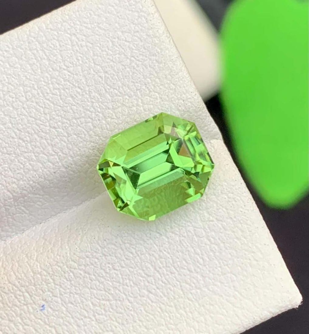 Natural Peridot Gemstones, Top Color Emerald Cut Peridot Loose Gemstone From Pakistan, August: Title: Natural Peridot Gemstones, Top Color Emerald Cut Peridot Loose Gemstone From Pakistan, August Birthstone Description: Supplies for making crafts Materials: Gemstone: Peridot Natural Peridot Gem