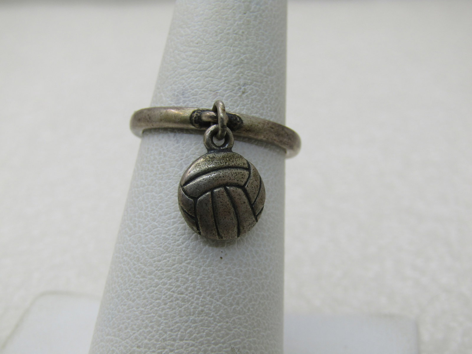 Vintage Sterling Avery Volleyball Charm Ring, Sz. 6 Retired (1 of 6)