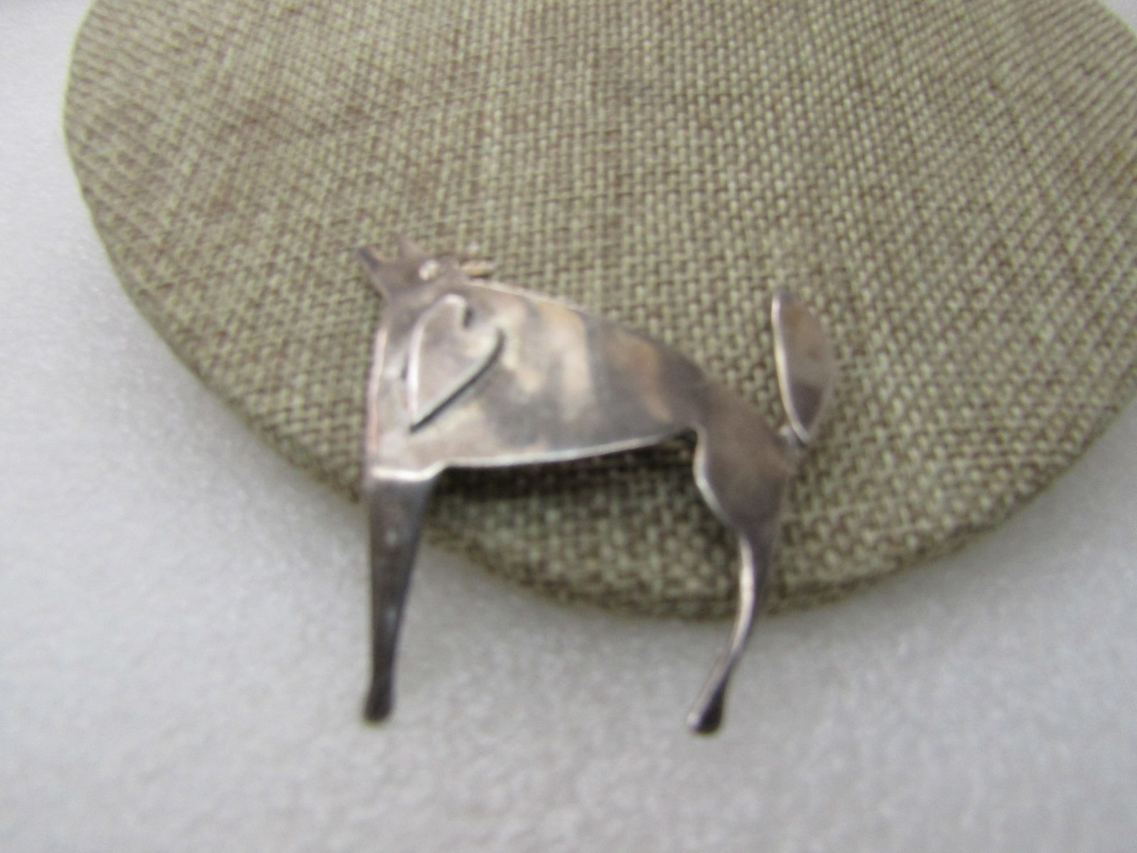 Vintage Southwestern Sterling Coyote Brooch, Howling with Heart (1 of 6)