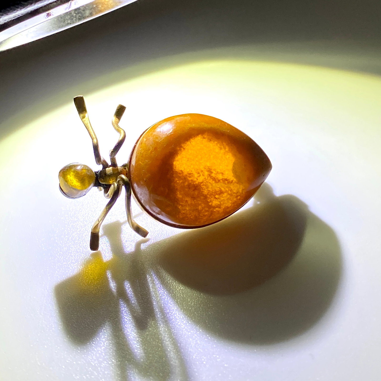 Alluring Vintage Amber Brooch - 5