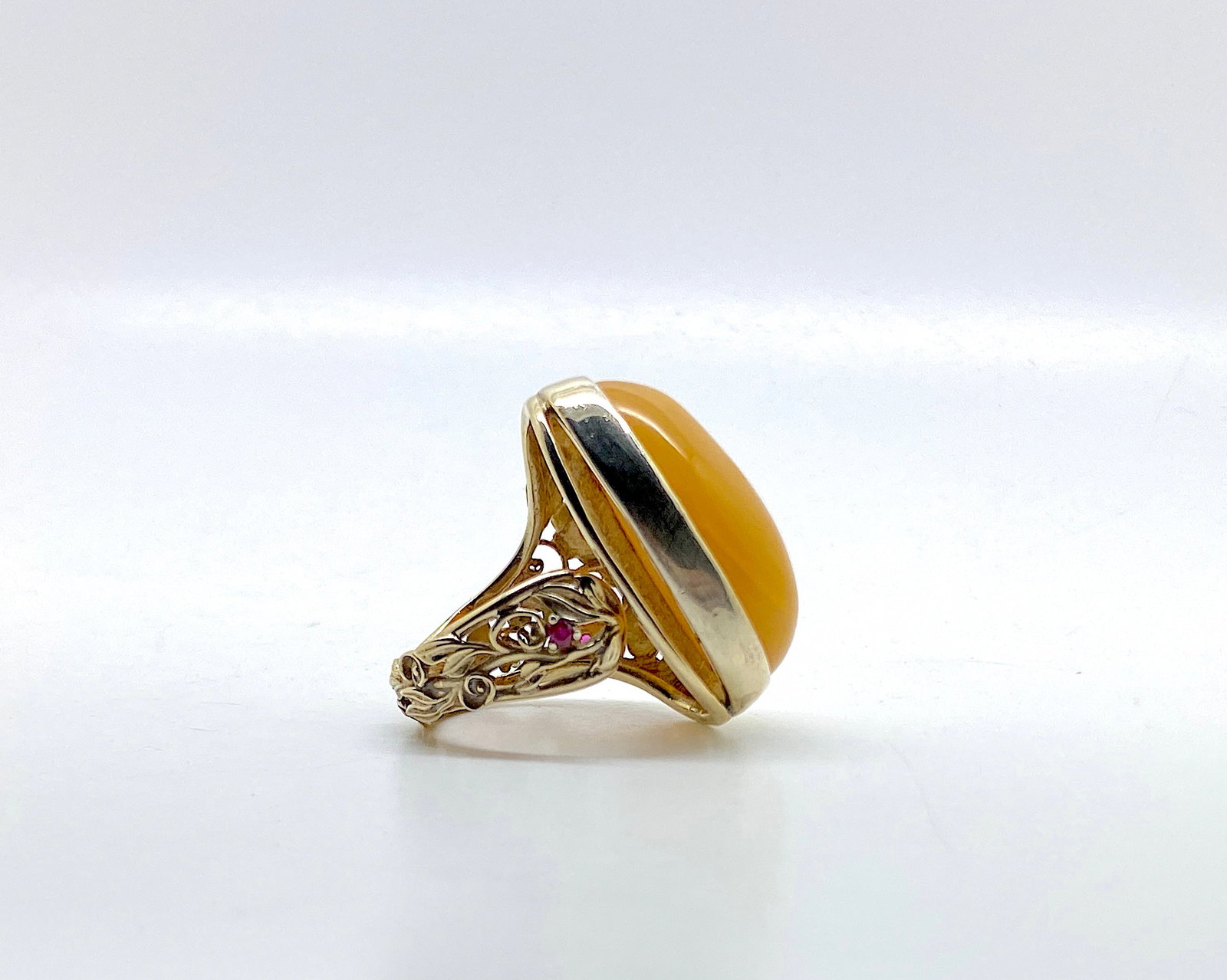 Unique and Beautiful Amber Ring with Garnets - 7
