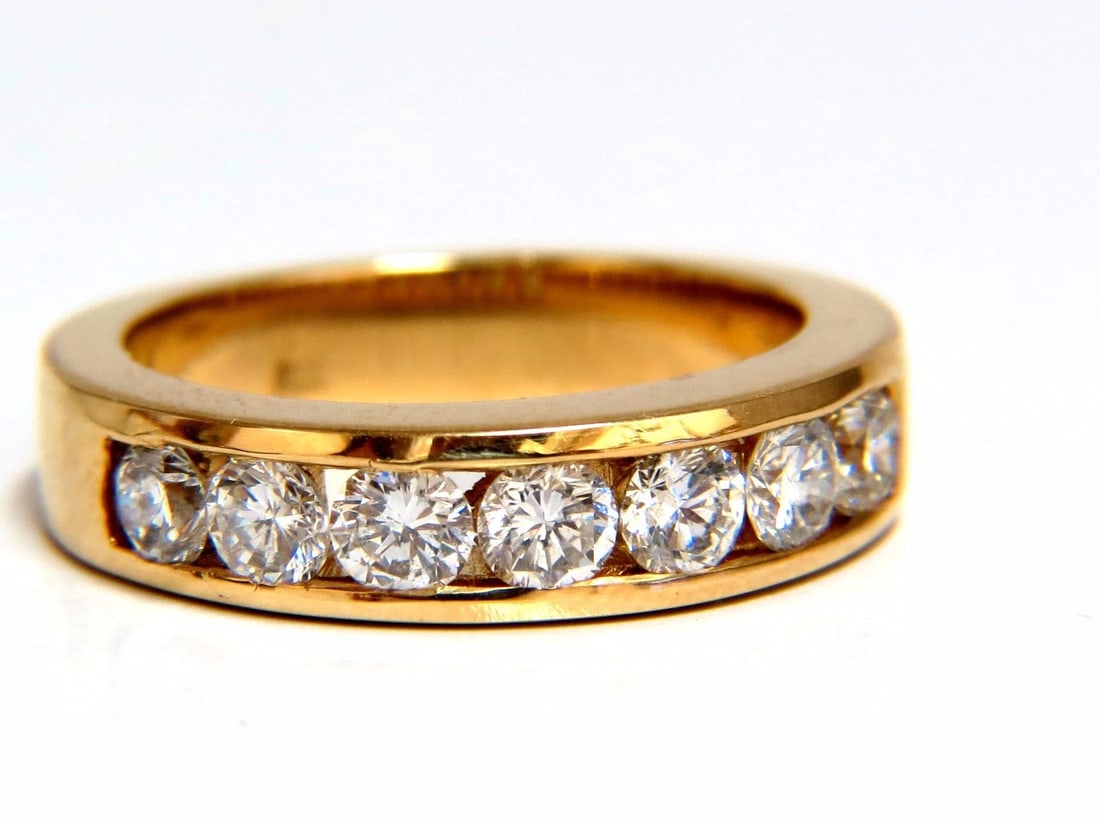 1.30ct natural round diamonds band 14kt gold H/Vs Classic**: Title: 1.30ct natural round diamonds band 14kt gold H/Vs Classic** Description: Channel Rounds Classic 1.30ct. Natural diamonds ring H-color Vs-2 clarity Very good Cuts / Full cut Brilliants 14kt yell