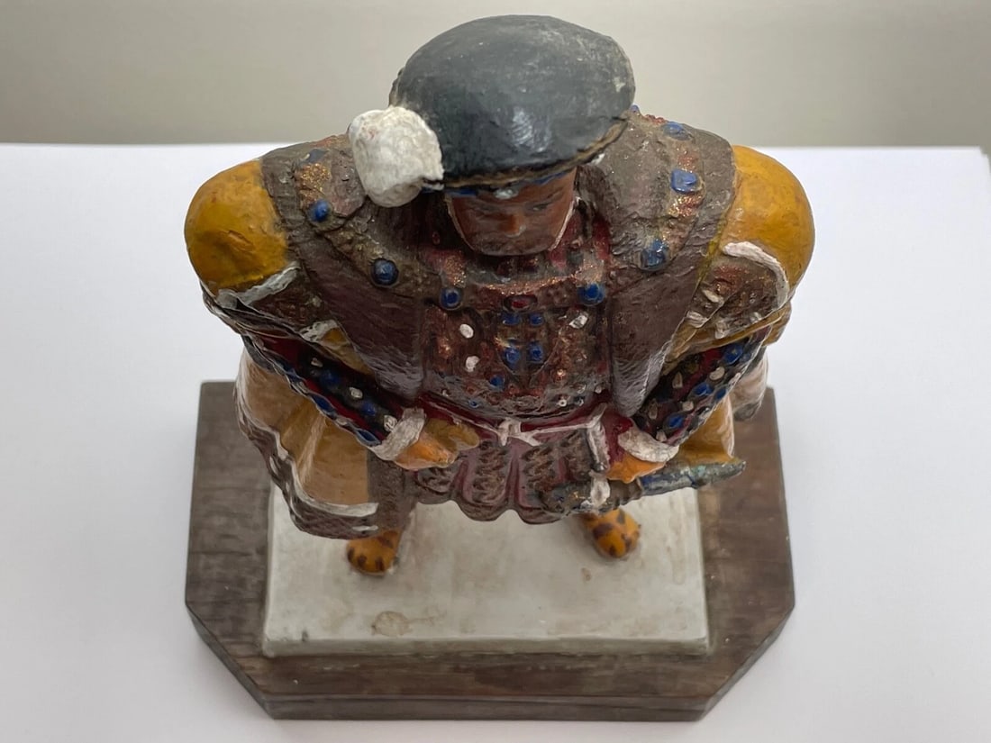 Historic Hand Painted Lead Figure of Tudor English King Henry VIII Sculpture - 7