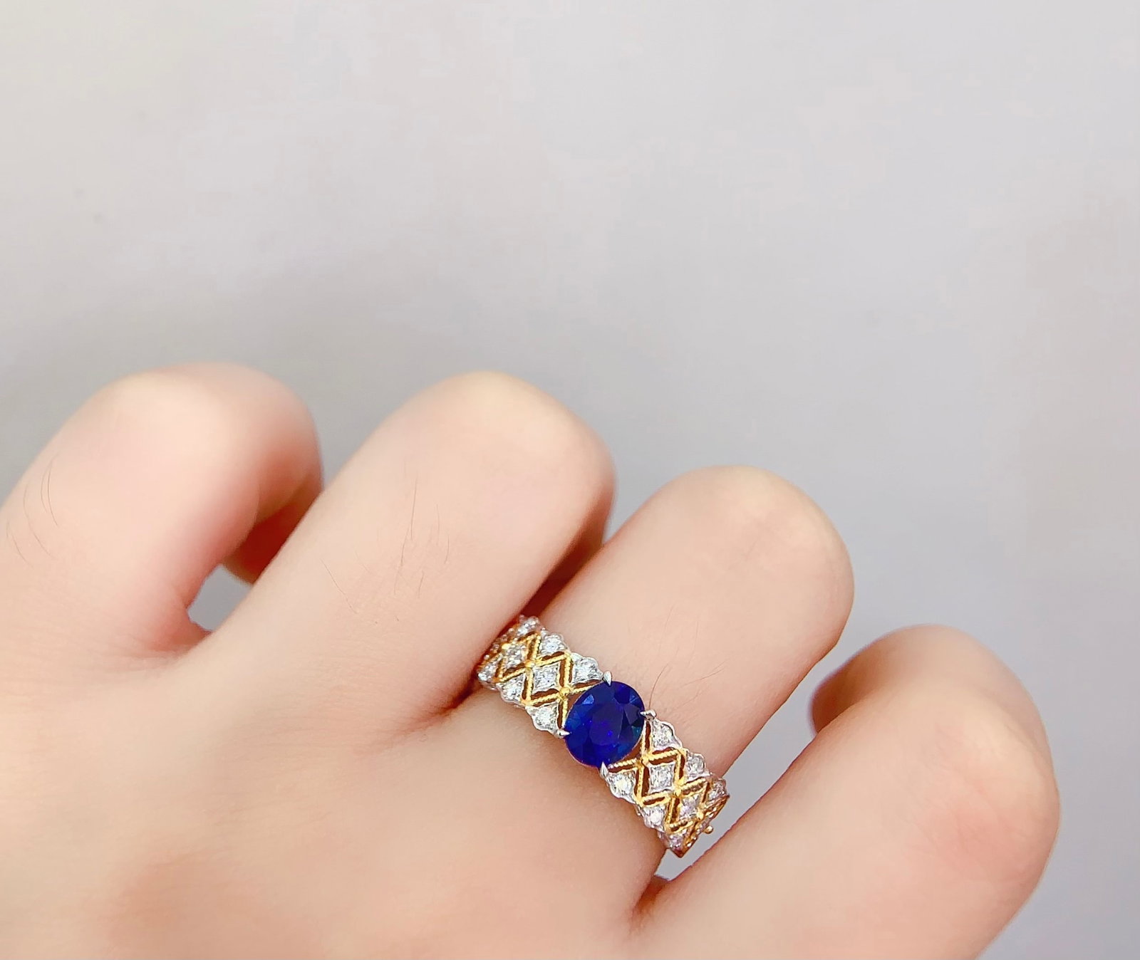 18K Gold Sapphire Ring - 6