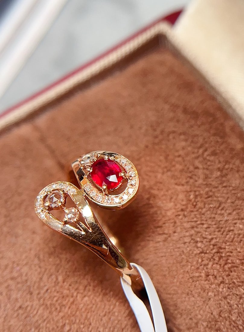 18K Gold Ruby Ring (1 of 5)