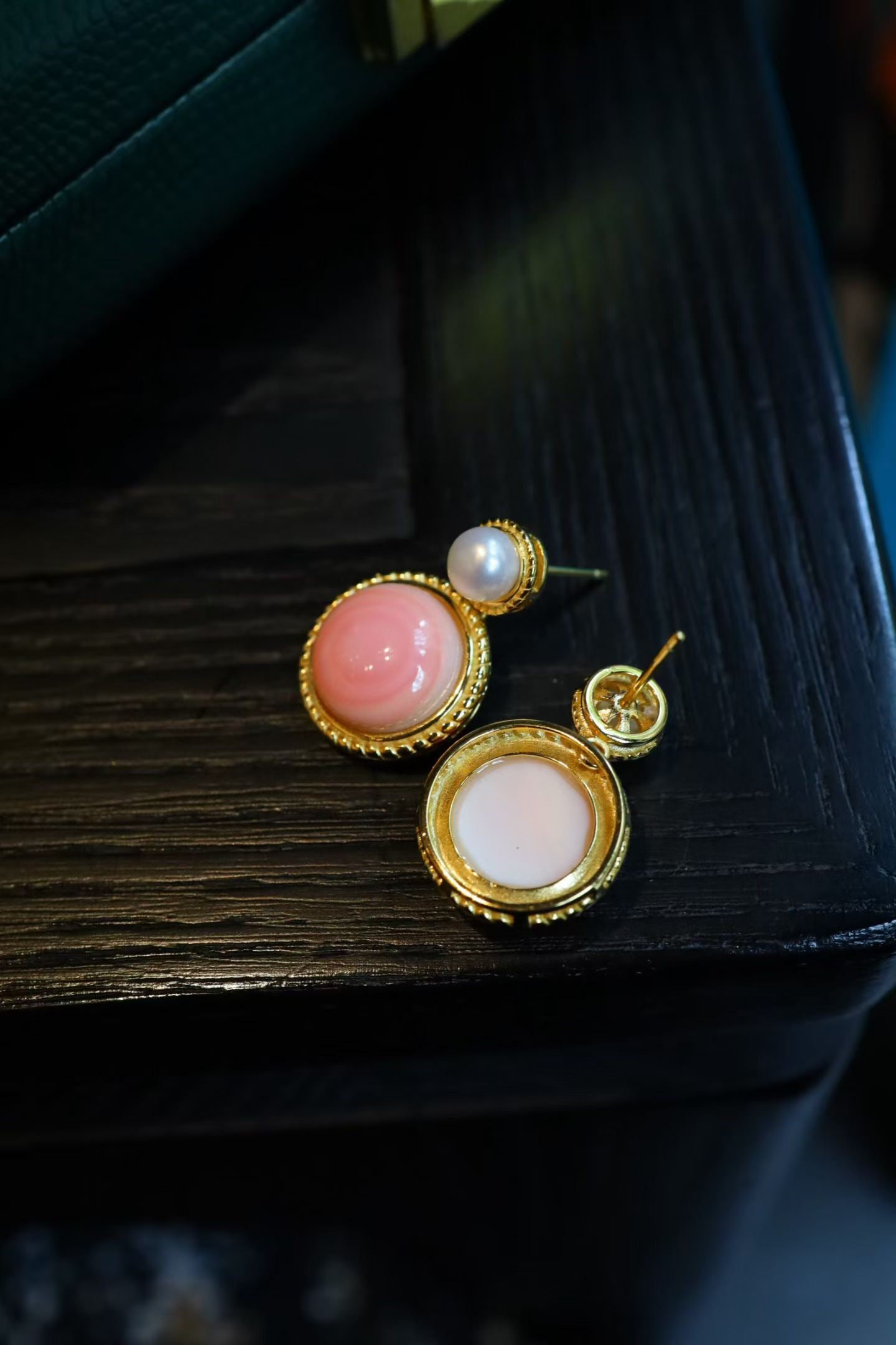 Silver Natural Queen Shell Pearl Earrings - 2