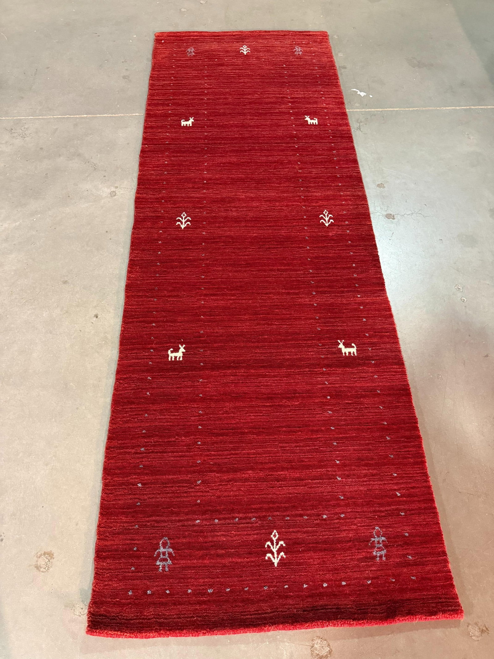 Stunning Gabeh Runner 2.7x8: Title:Stunning Gabeh Runner 2.7x8 Description:2.7x7.9 Exquisite Gabeh Runner Luxerious Natural Wool Sheen Pile in Red Color Hand Knotted in India Reserve: $300.00 Shipping: Domestic: Flat-rate of $95.