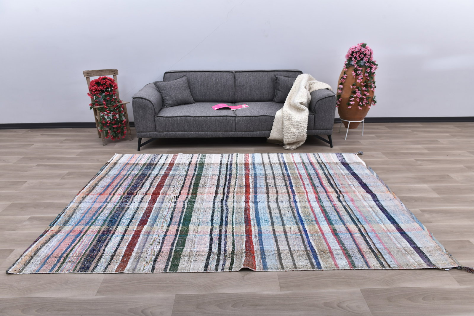 6'1'' x 8'10'' Turkish Handmade Kilim Rug - 241276 (1 of 14)