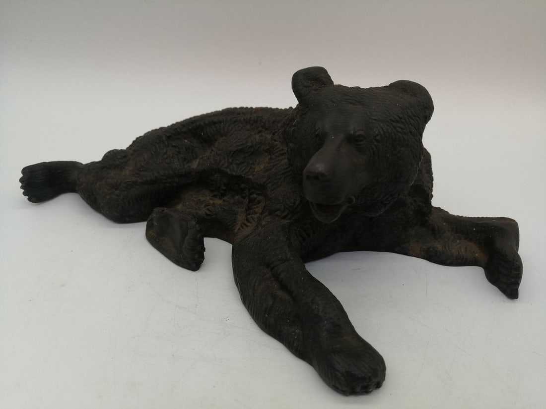 Cast iron sculpture of bear: Title: Cast iron sculpture of bear Description: ?AD 9 Name: Sculpture of bear This statue is very difficult to find. In our store, all statue are one-of-a-kind. A vintage statue can decorate any