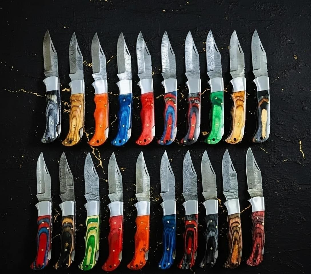 Lot of 20 Damascus Steel Folding Hunting Knives with Wood Handles & Leather Sheaths: Title:Lot of 20 Damascus Steel Folding Hunting Knives with Wood Handles & Leather Sheaths Description:This listing is for a lot of 20 handcrafted folding pocket knives, each featuring a durable Damasc