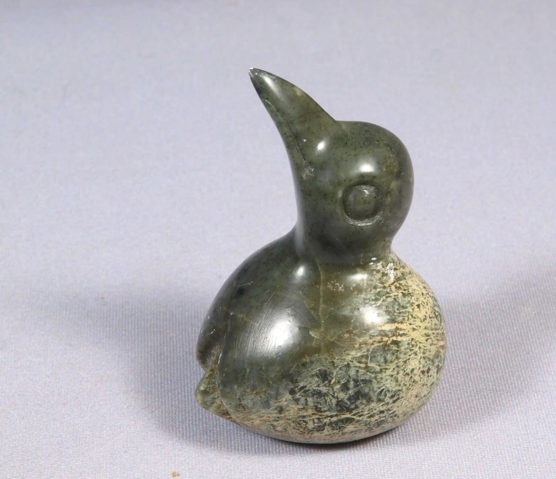 Native American Canadian Stone Carving Bird Inuit Carving Small Vintage: This is a vintage Native American Figurine.. The carving ibeautiful bird figure.. The figurine is made from soapstone.. It is app. 4" tall.. It is in good vintage condition. Simply gorgeous!.