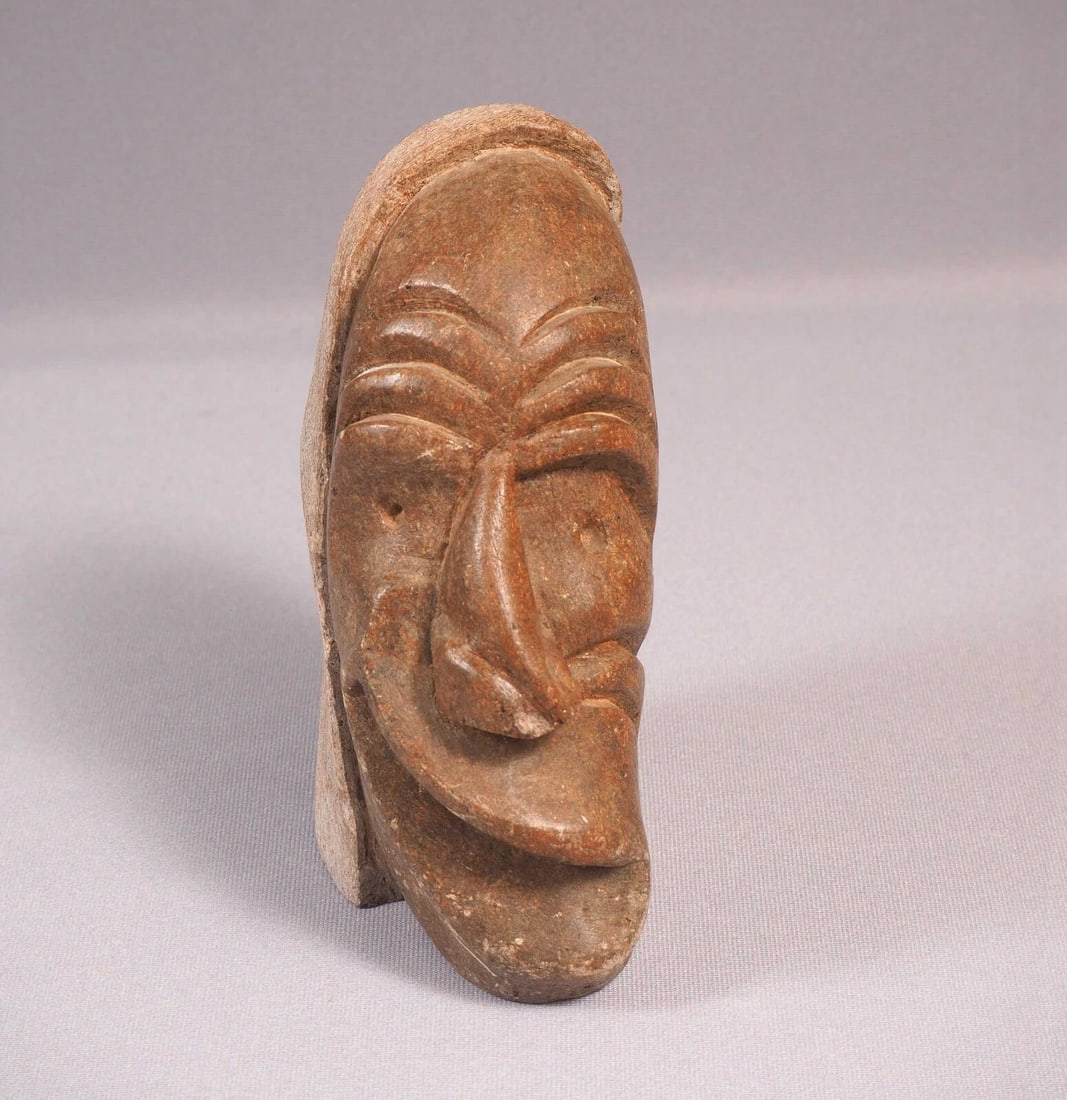 Native American Soapstone Carving Face SIGNED Canada Shawn Thomas Iroquois: This is a vintage Primitive Native American Iroquois FigurineIt showface of native maIt is signed on the bottoShawn Thomas.. I've seen figures like this one that are made by Canadian Iroquois people