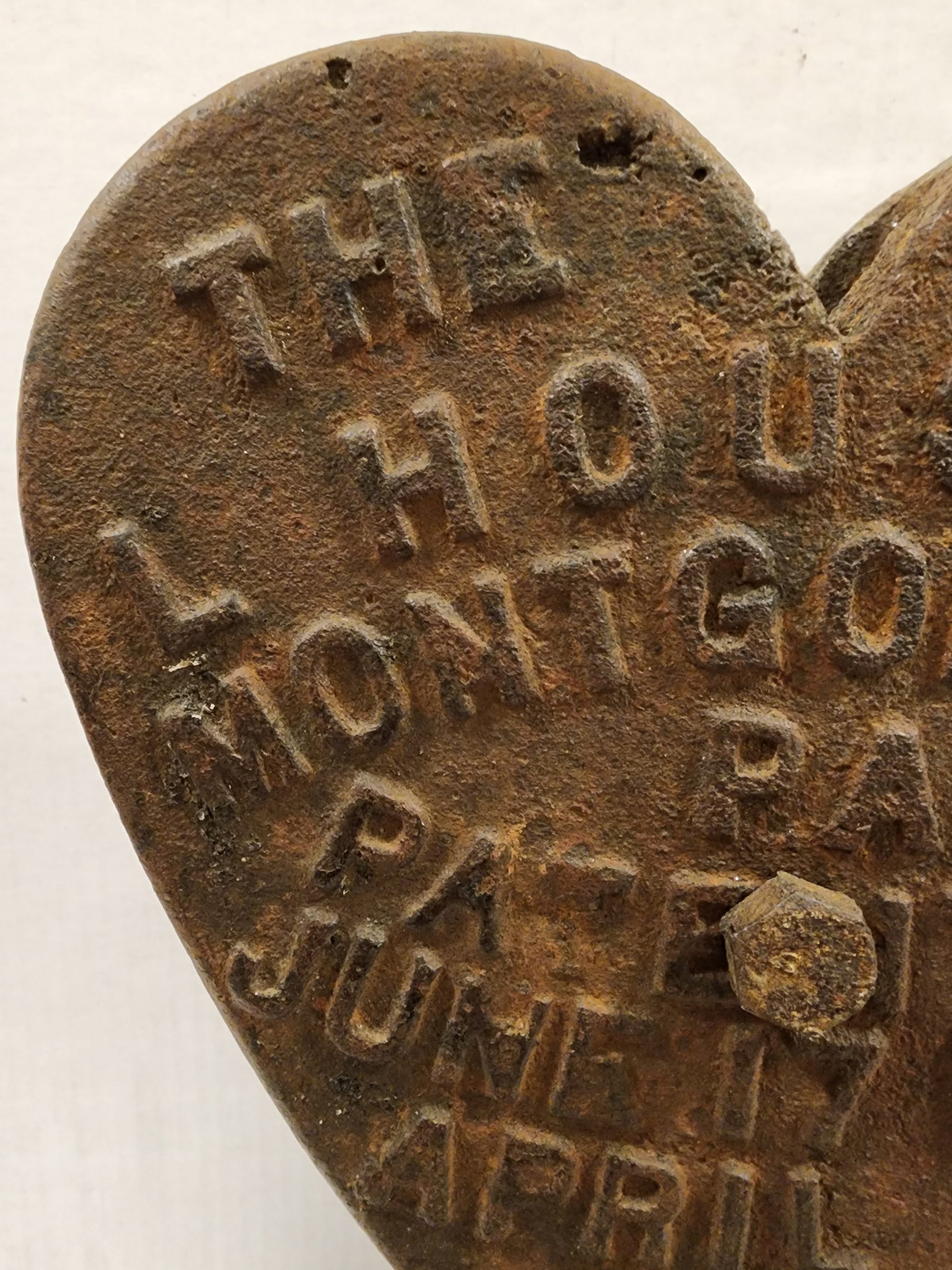CAST IRON HEART WEIGHT - 3