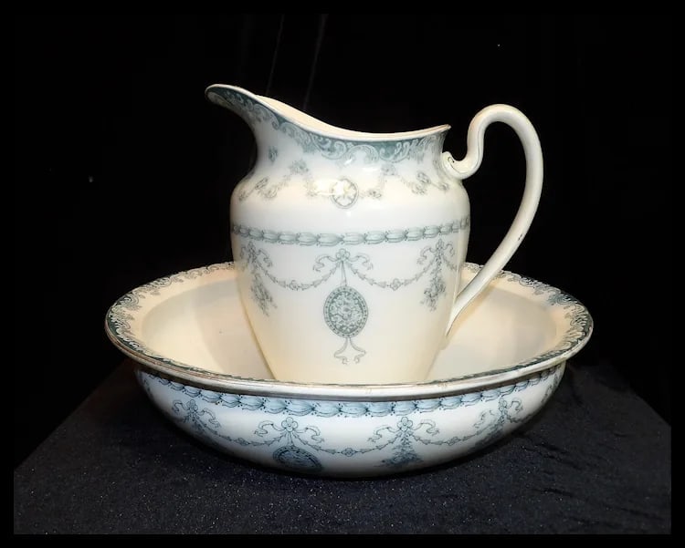 Antique John Maddock & Sons Royal Vitreous England Superior Wash Basin and Pitcher - 11
