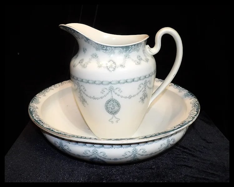 Antique John Maddock & Sons Royal Vitreous England Superior Wash Basin and Pitcher - 2