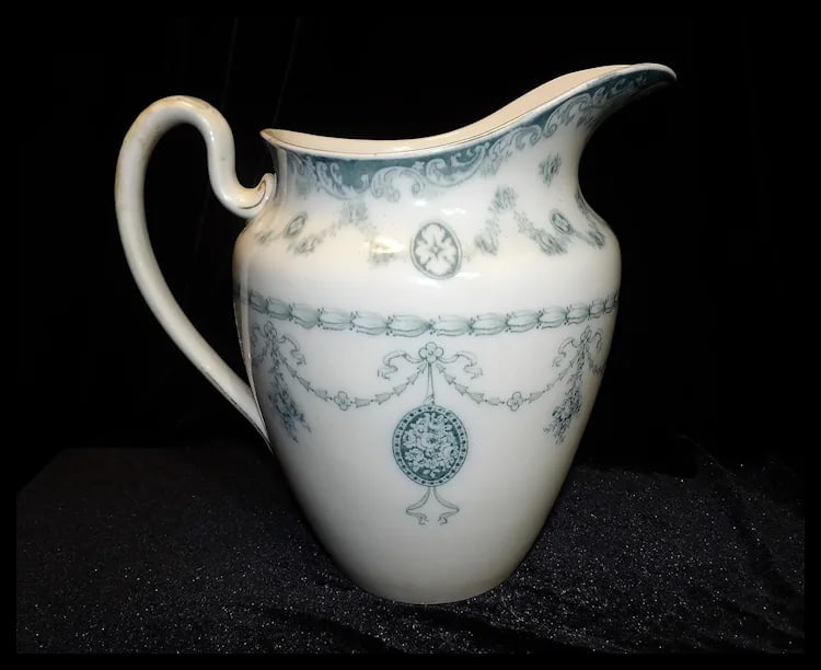 Antique John Maddock & Sons Royal Vitreous England Superior Wash Basin and Pitcher - 4