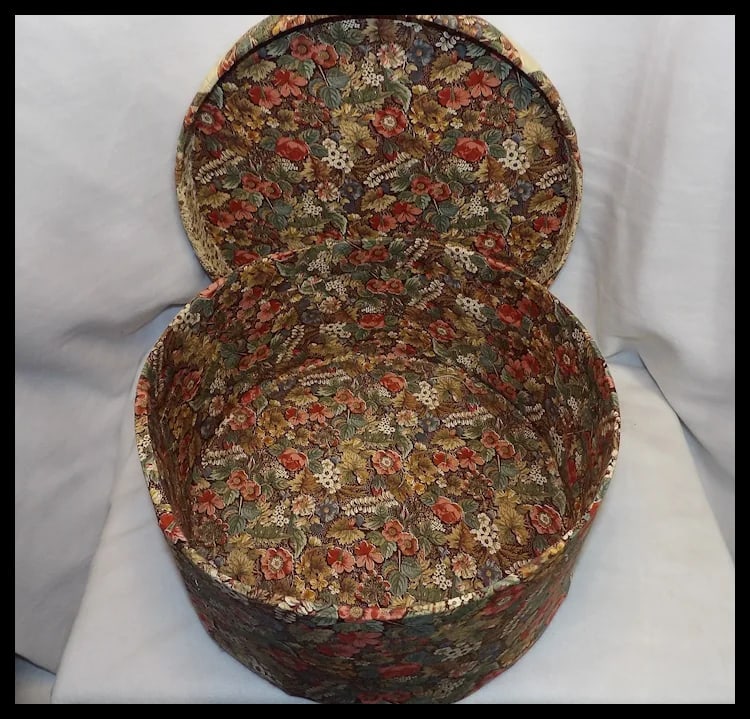 Folk Art Wood Round Storage Box Fabric Cover Inside and Out - 4